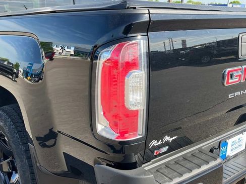 Used 2022 GMC Canyon Elevation w/ Elevation Premium Package AWD/4WD image 13