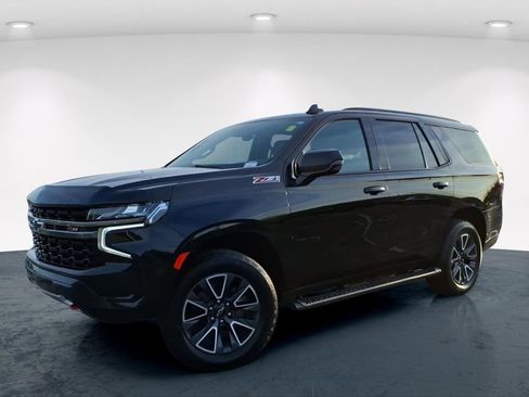 Used 2021 Chevrolet Tahoe Z71 w/ Luxury Package AWD/4WD image 2