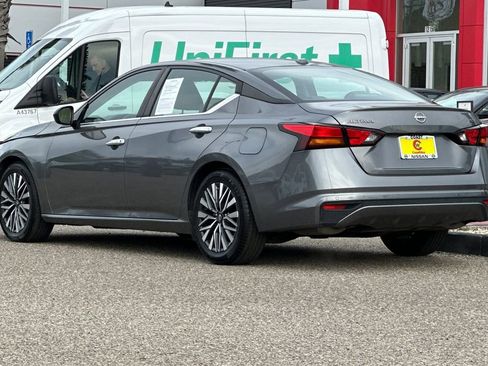 Used 2024 Nissan Altima 2.5 SV image 6