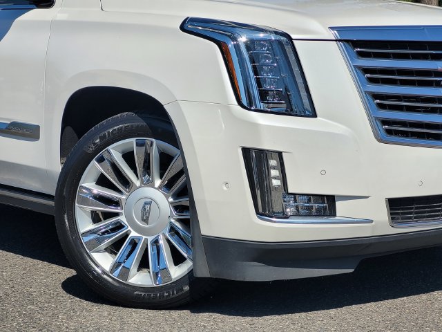 Used 2019 Cadillac Escalade Platinum AWD/4WD image 4