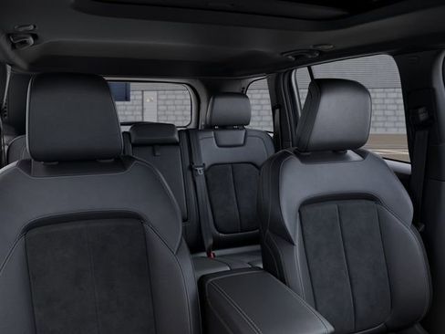 New 2025 Jeep Grand Cherokee Altitude image 26