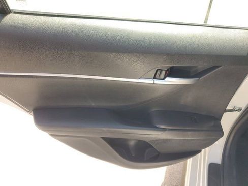 Used 2023 Toyota Camry SE image 14