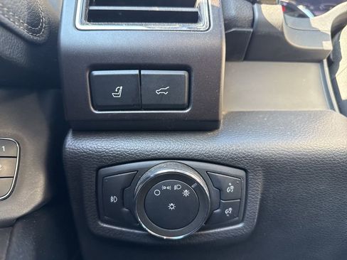 Used 2021 Ford Expedition Limited image 15