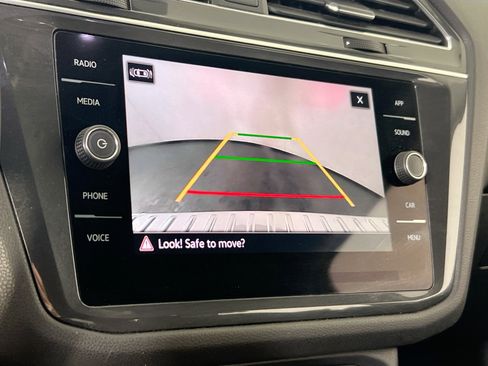 Used 2023 Volkswagen Tiguan SE image 13