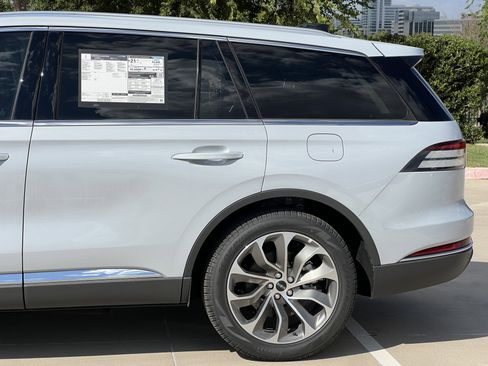 New 2025 Lincoln Aviator Reserve image 6