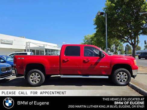 Used 2011 GMC Sierra 2500 SLE w/ SLE Preferred Package AWD/4WD image 2