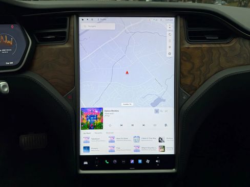 Used 2020 Tesla Model S Long Range Plus image 24