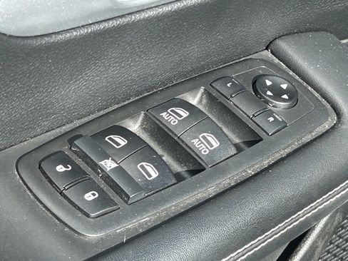 Used 2021 Chrysler Pacifica Touring-L w/ S Appearance Package image 27