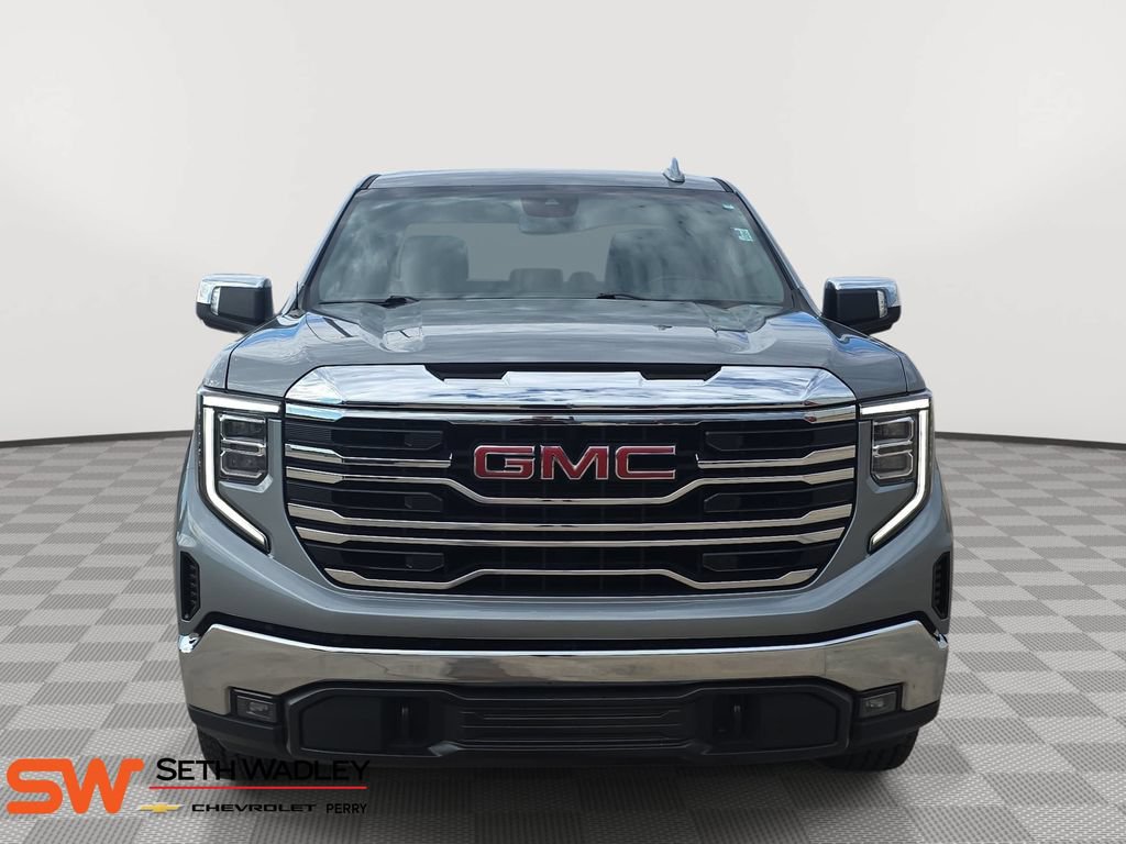 Used 2025 GMC Sierra 1500 SLT AWD/4WD image 2