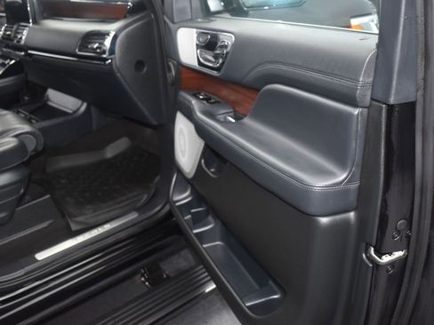 Certified 2023 Lincoln Navigator L Reserve w/ Equipment Group 201A image 17