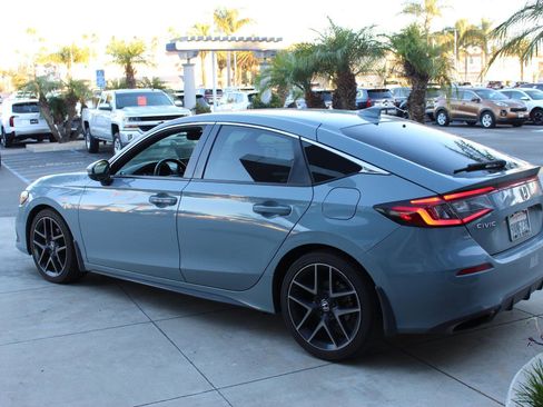 Used 2022 Honda Civic Sport Touring image 7