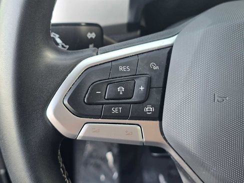 Used 2022 Volkswagen Atlas SE image 32