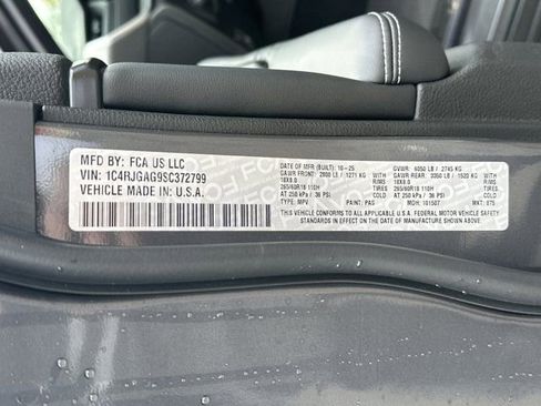 New 2025 Jeep Grand Cherokee Laredo image 28