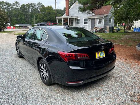 Used 2017 Acura TLX FWD image 4