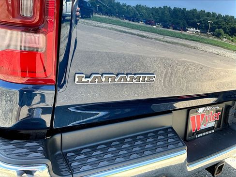 Used 2020 RAM 1500 Laramie AWD/4WD image 25