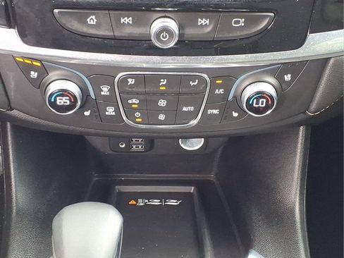 Used 2023 Chevrolet Traverse Premier FWD image 20