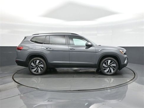 New 2026 Volkswagen Atlas SE image 8