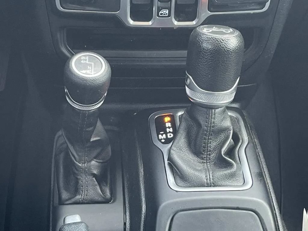 Used 2018 Jeep Wrangler Unlimited Sport S AWD/4WD image 18