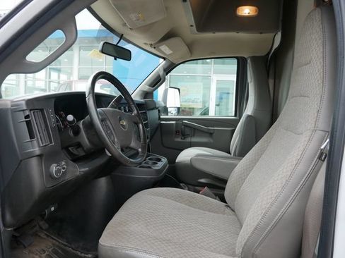 Used 2022 Chevrolet Express 3500 w/ Power Convenience Package RWD image 4