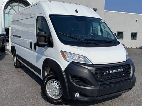 Used 2026 RAM ProMaster 2500 w/ Convenience Group FWD image 1