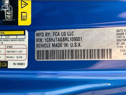 Used 2024 Jeep Gladiator Sport image 28