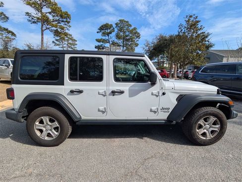 Used 2018 Jeep Wrangler Unlimited Sport S image 3
