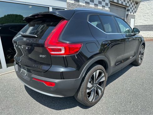 Used 2024 Volvo XC40 B5 Plus w/ Climate Package AWD/4WD image 4