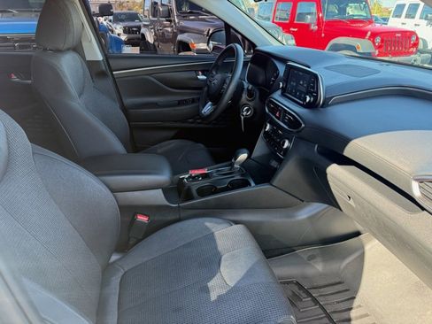 Used 2020 Hyundai Santa Fe SE image 13
