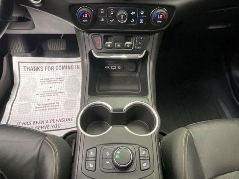 Used 2021 GMC Terrain SLT w/ Infotainment Package II FWD image 17