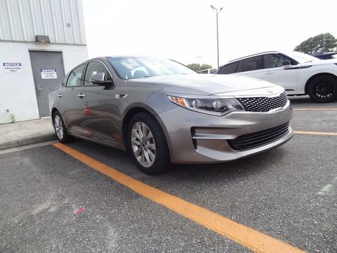Used 2017 Kia Optima EX w/ Premium Package FWD image 1