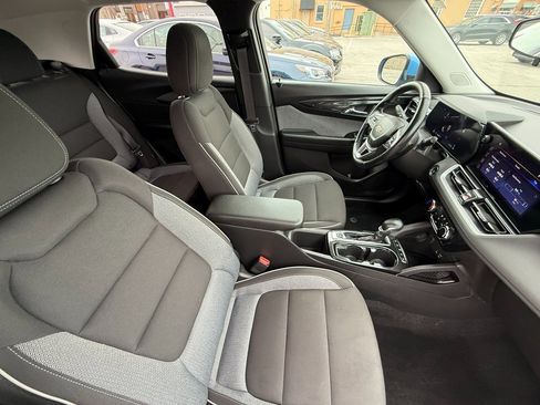 Used 2024 Chevrolet TrailBlazer LT w/ LT Cold Weather Package image 11