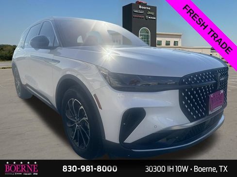 Used 2026 Lincoln Nautilus Premier AWD/4WD image 7