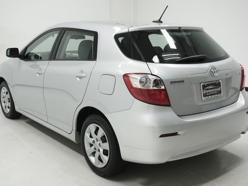 Used 2012 Toyota Matrix S image 6