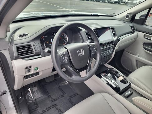 Used 2017 Honda Pilot Touring image 11