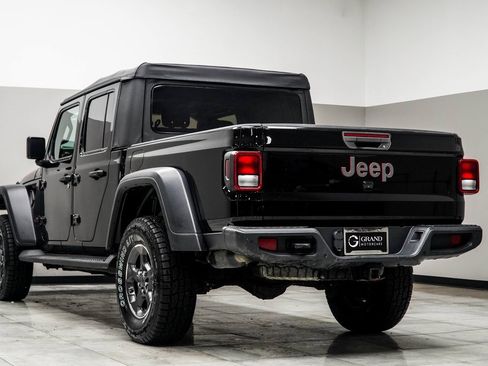 Used 2020 Jeep Gladiator Rubicon w/ Trailer Tow Package image 11
