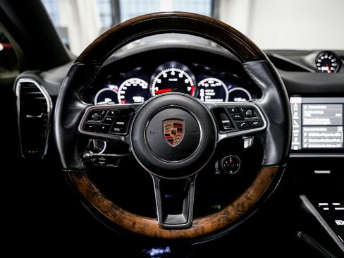 Used 2020 Porsche Cayenne S image 10