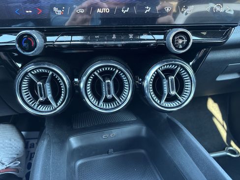 New 2025 Chevrolet Blazer EV LT image 21