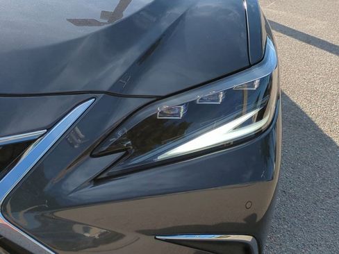 New 2025 Lexus ES 350 Ultra Luxury image 10