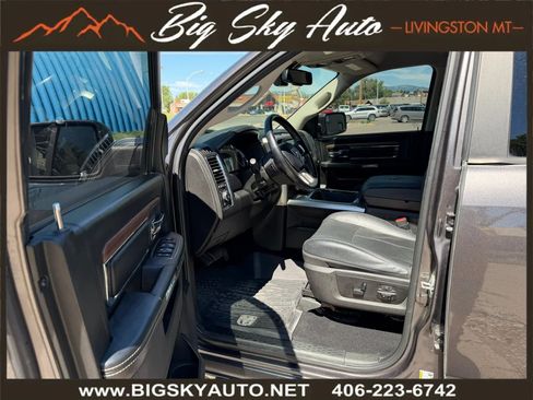 Used 2019 RAM 1500 Laramie w/ Convenience Group AWD/4WD image 13