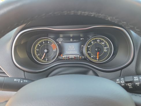 Certified 2021 Jeep Cherokee Latitude Lux w/ Comfort/Convenience Group AWD/4WD image 25