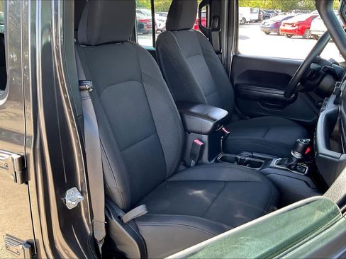Used 2019 Jeep Wrangler Unlimited Sport image 8