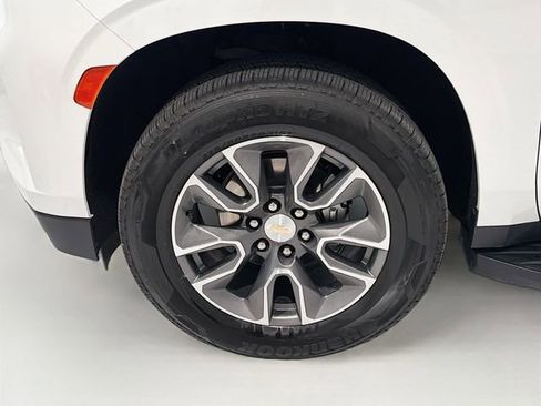 Used 2022 Chevrolet Tahoe LT w/ Luxury Package AWD/4WD image 30
