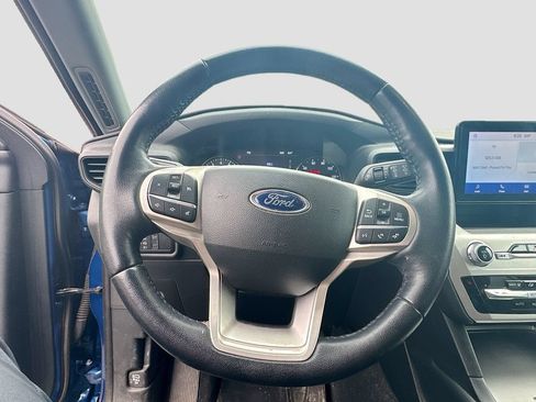 Used 2022 Ford Explorer XLT AWD/4WD image 11