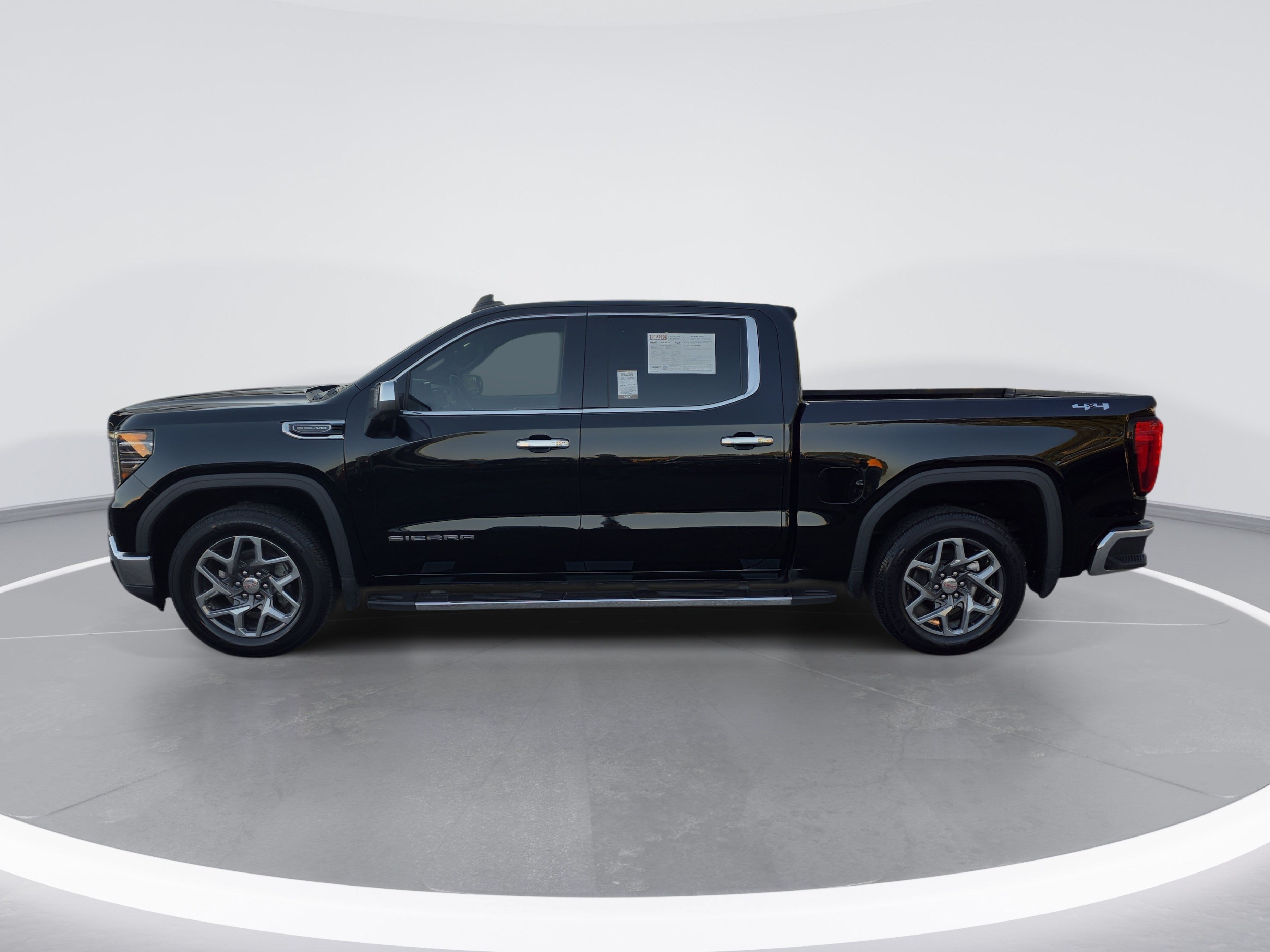 Used 2024 GMC Sierra 1500 SLT w/ SLT Premium Plus Package AWD/4WD image 6
