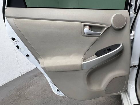 Used 2010 Toyota Prius Three FWD image 9