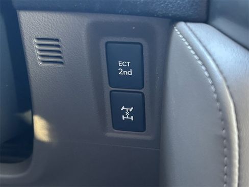 Used 2023 Lexus GX 460 Premium image 33