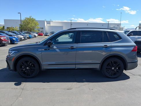 Used 2022 Volkswagen Tiguan SE R-Line AWD/4WD image 9