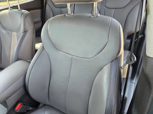 Used 2020 Hyundai Santa Fe SEL w/ Convenience + Premium Package FWD image 16