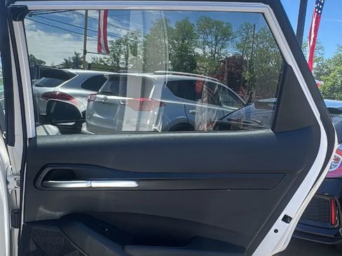 Used 2023 Kia Seltos LX AWD/4WD image 16