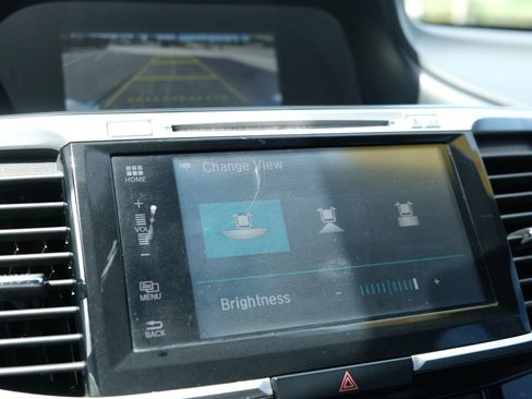Used 2017 Honda Accord EX image 29